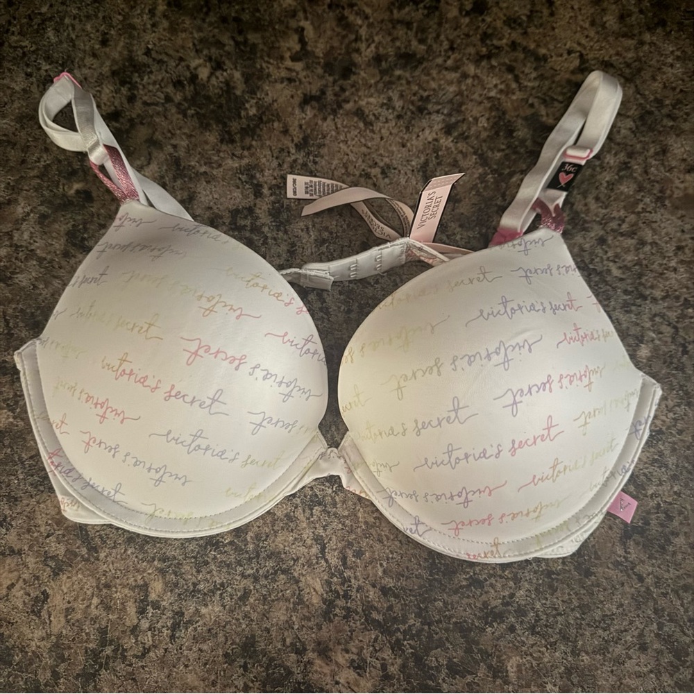 NWT Victoria's Secret push up Bra with Colorful Script size 36C